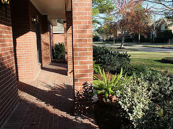3rd image of 12610 Hammersmith Dr