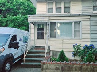 5271 73rd St, Maspeth, NY 11378