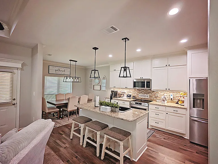 15994 Maple Ln — Photo 2