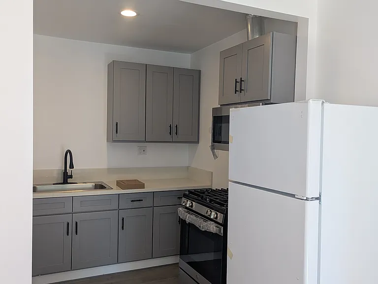 1750 Colorado Blvd #J1 — Photo 2