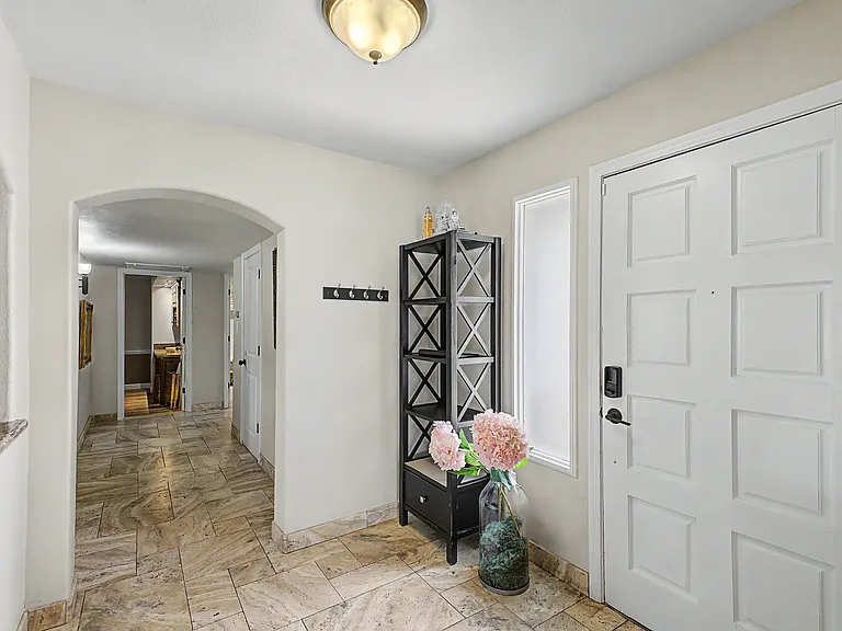 3346 E Cochise Dr — Photo 5