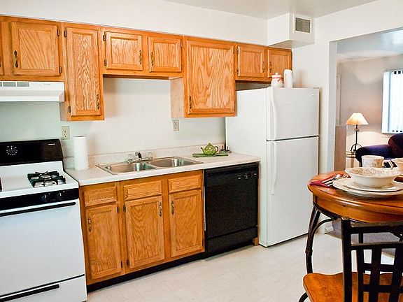 2nd image of 9715 Cedar Glen Dr #Nbg69g2rv
