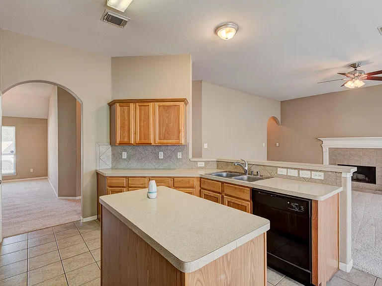 25206 Pepper Ridge Ln — Photo 15