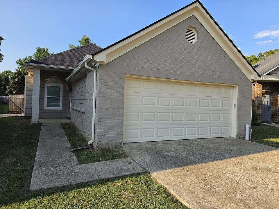 221 Steamboat Ct