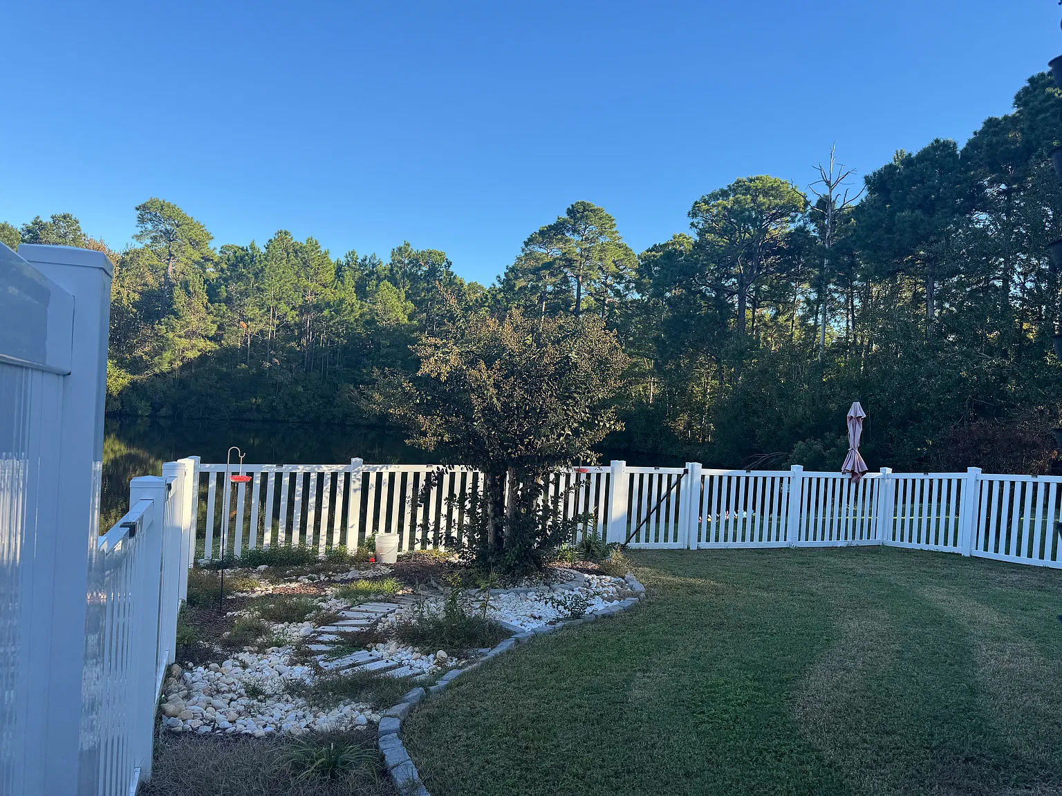 4 bed, 2200 sqft, $2,200 — Photo 2