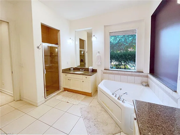 1366 Serrano Cir — Photo 24