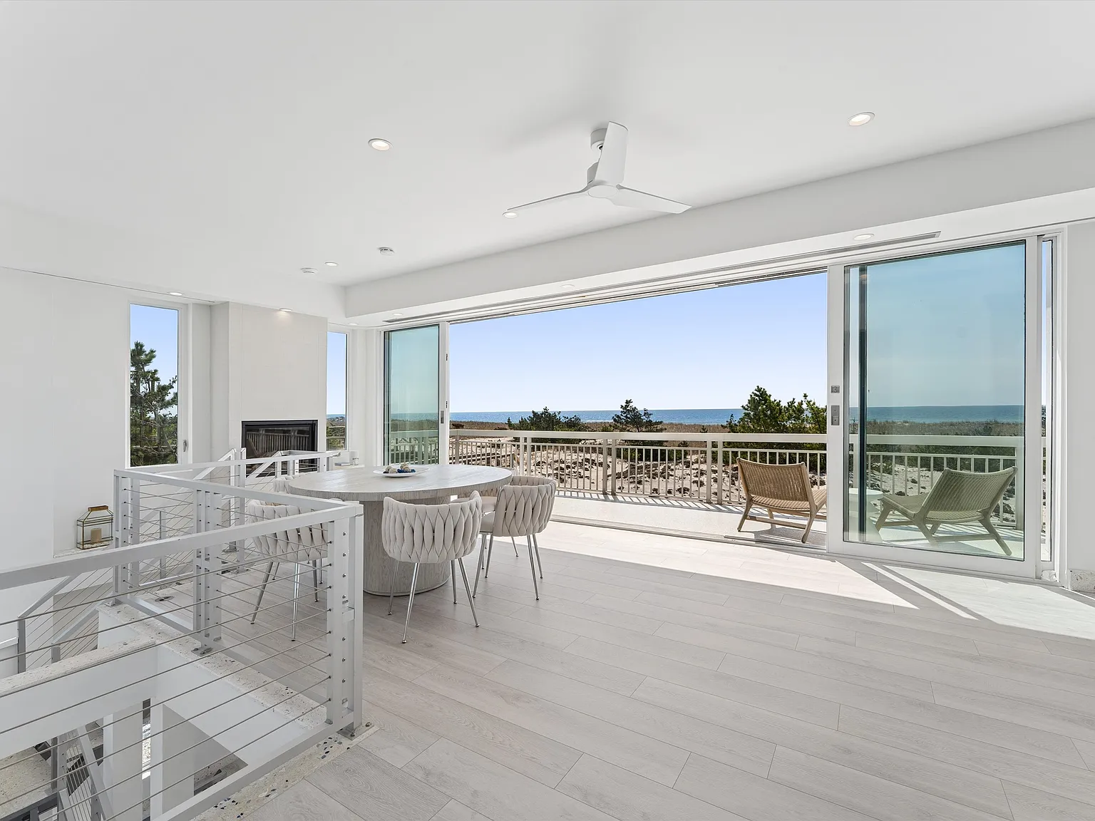 Turnkey Oceanfront Jewel — Photo 4
