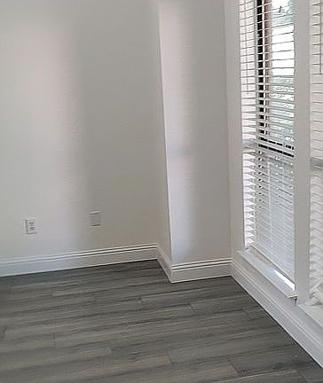 5th image of 5922 Royal Club Dr