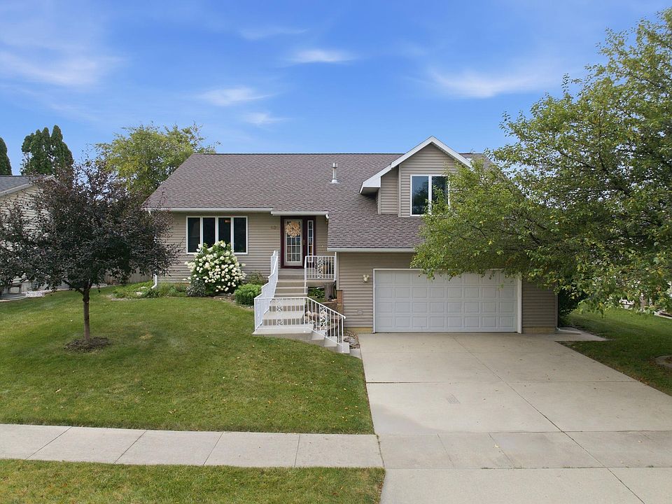1st image of 833 Lisa Dr