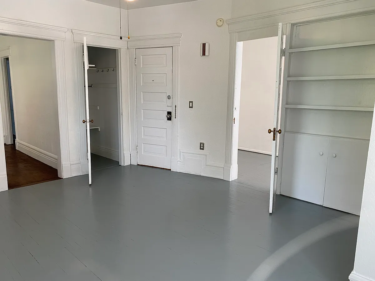 www.offcampusapartmentsnet - 315 S Winter St #2
