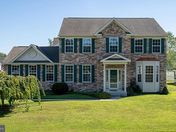 2nd image of 1 Brinkley Ct