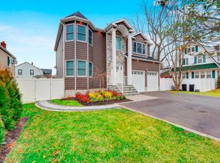 80 Little East Neck Rd, Babylon, NY 11702