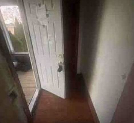 3rd image of 5417 S Sacramento Ave