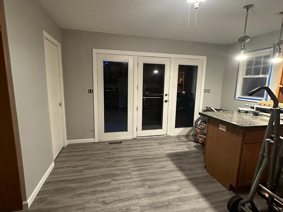 520 Moore Ave Saint Charles IL Zillow