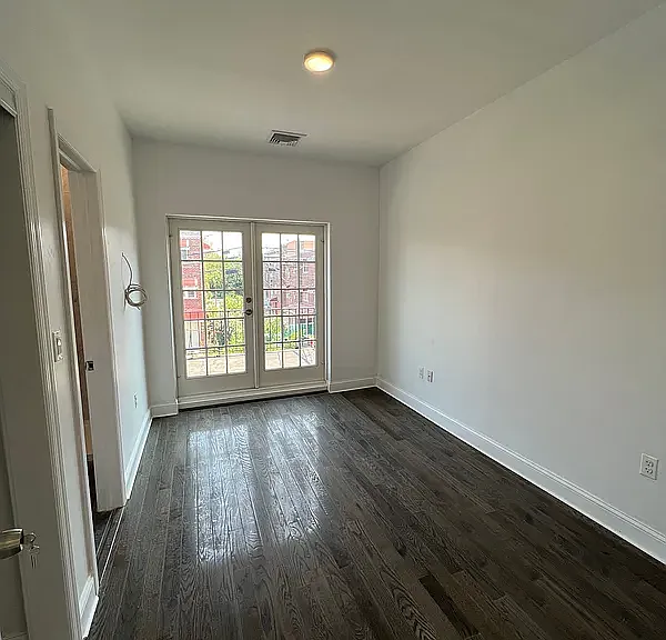 3007 Colden Ave #2 — Photo 2
