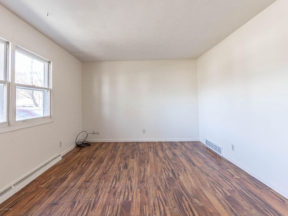 2nd image of 2840 Skyway Ln #2842