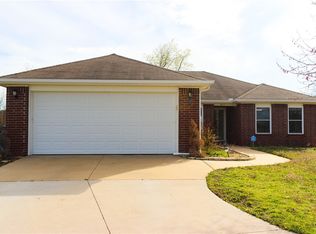 6411 SW Meadow Well Ave, Bentonville, AR 72713