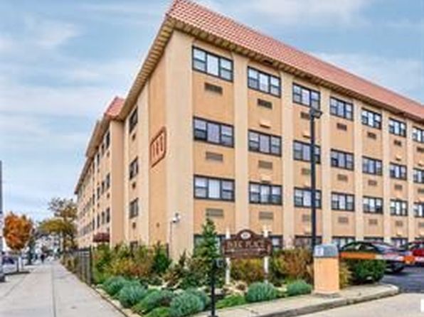 185 W Park Ave APT 323