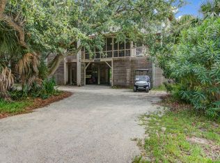 2207 Seabrook St, Edisto Island, SC 29438