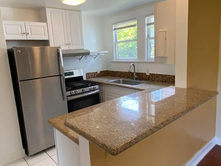 312 W Richmond Ave — Photo 7