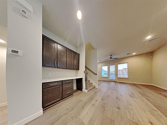 4th image of 713 Wilshire Brook Ln