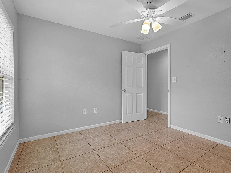 520 N Southridge Rd — Photo 22
