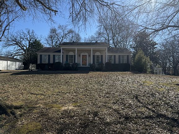 3rd image of 111 Moore Ln