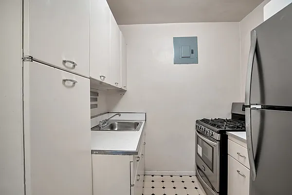 Sold by Compass | media 8