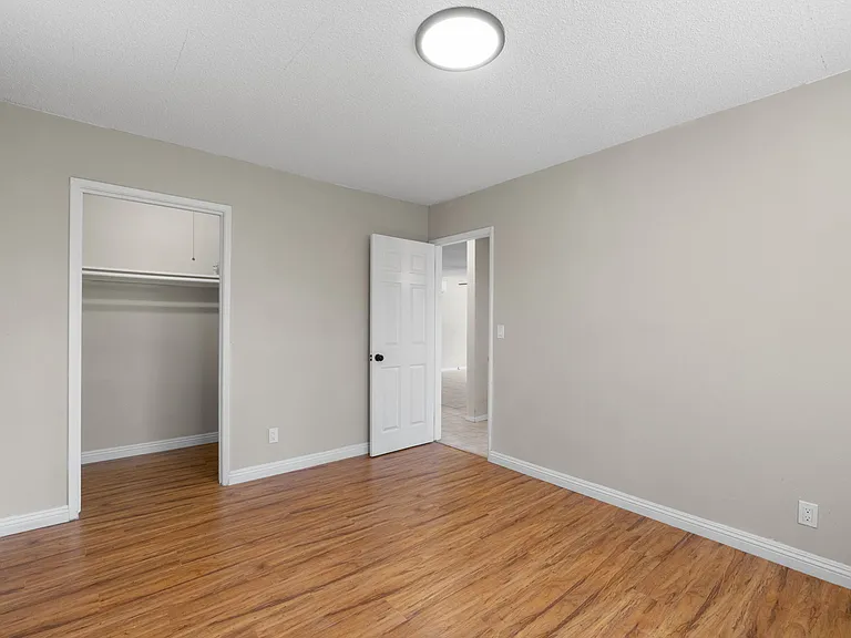 207 E Flora St #207 — Photo 10