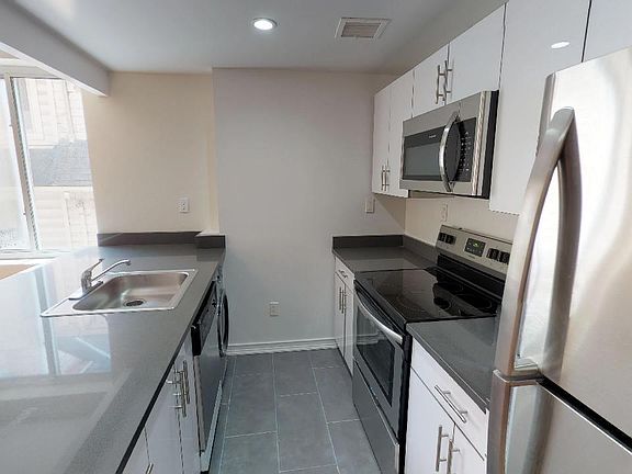 5th image of 8276 116th St #302
