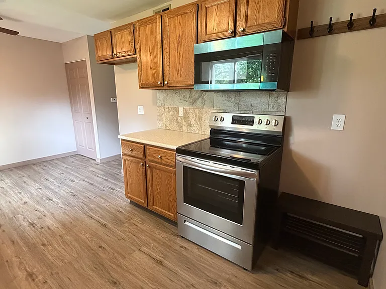 3006 Lyme St — Photo 8