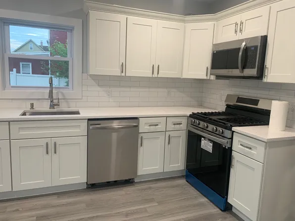 323 2nd St, Carlstadt, NJ 07072