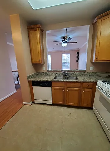 1605 Potomac Greens Dr #A — Photo 3