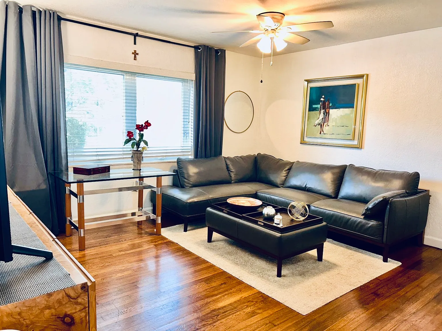 2 bed, 672 sqft, $2,350 — Photo 1
