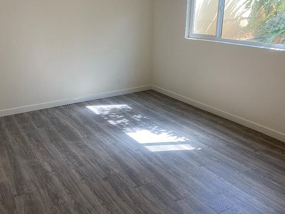 4th image of 11617 Gorham Ave APT 19