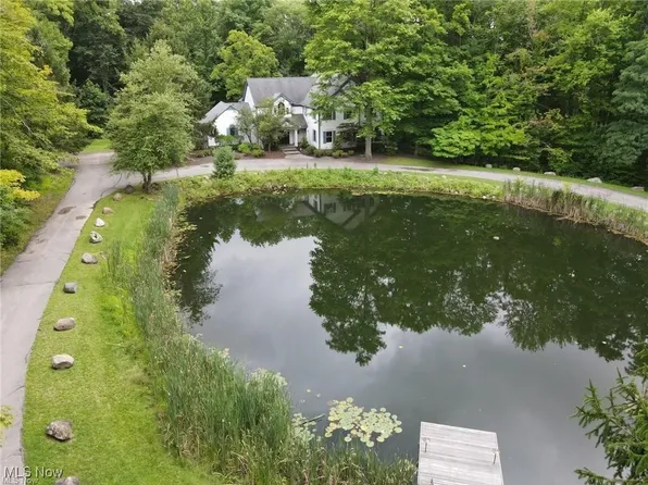 7475 Brigham Rd, Gates Mills, OH 44040