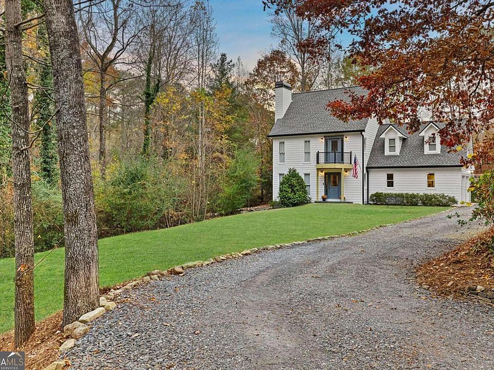 1st image of 141 Kings Row NE