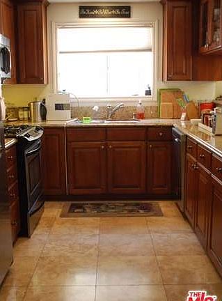 2nd image of 1920 Malcolm Ave Unit 102