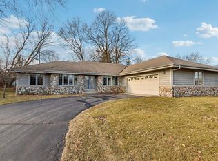 4585 S River Ridge Blvd, Greenfield, WI 53228