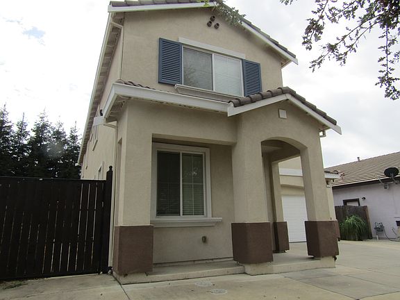 2nd image of 2579 Gold Hill St