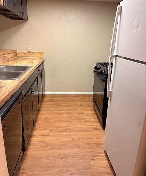 6908 Lovely Ln — Photo 4