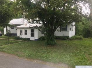 28 Pine Rd, Elizaville, NY 12523