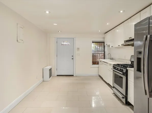 238 Lafayette Avenue image 12 of 21