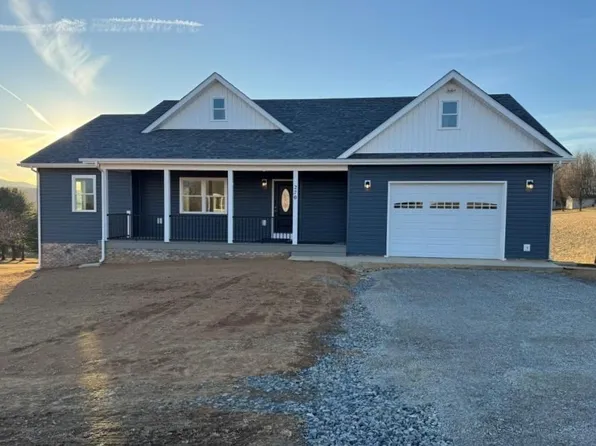 270 Richfield St, Rural Retreat, VA 24368