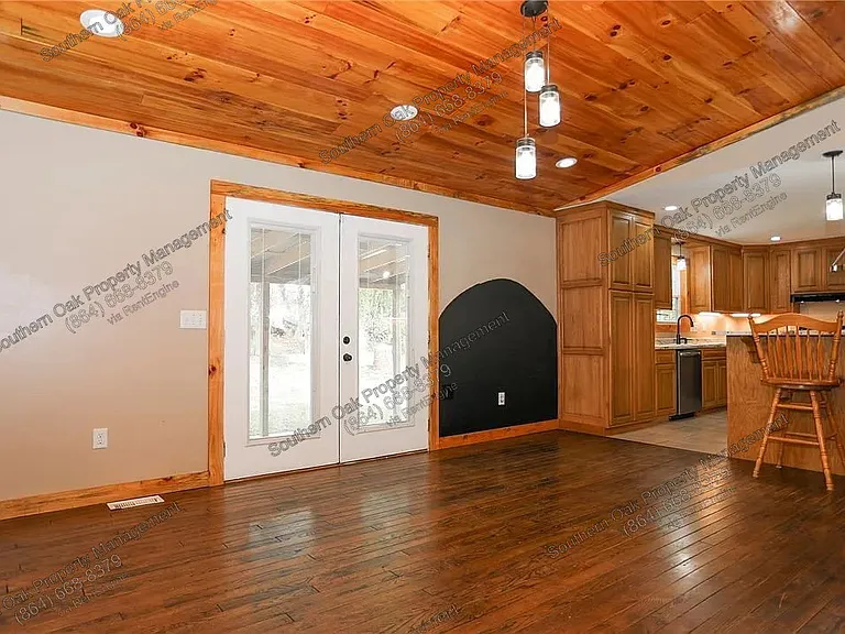112 Aiken St — Photo 3