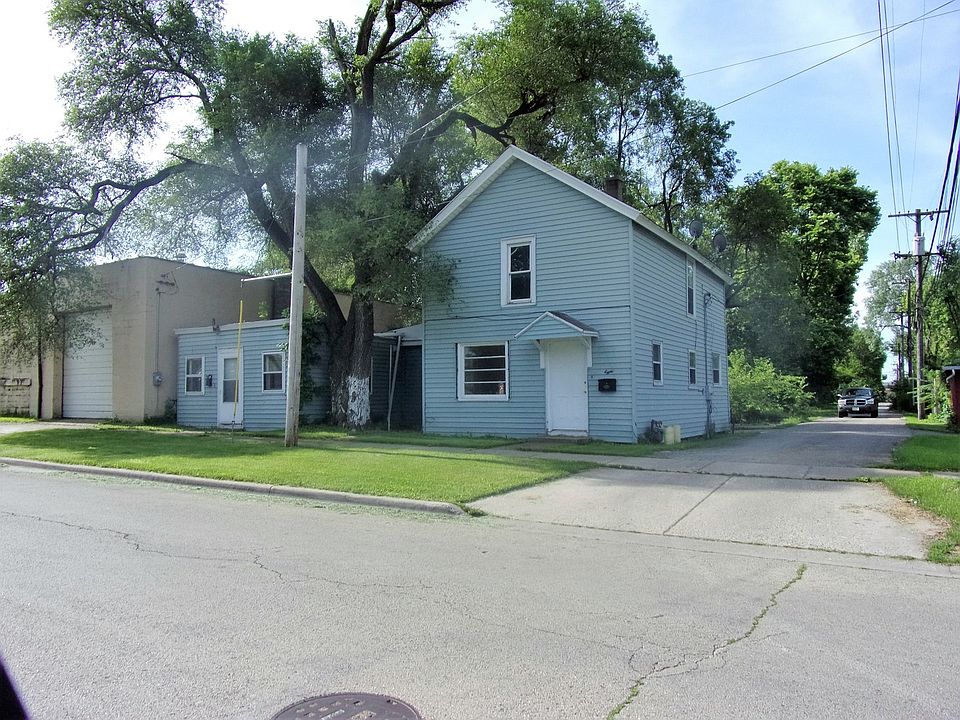 2nd image of 68 Wallace St