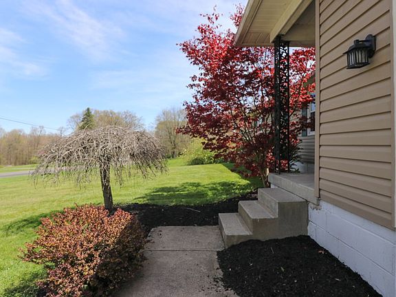 5th image of 2760 Lutz Ave