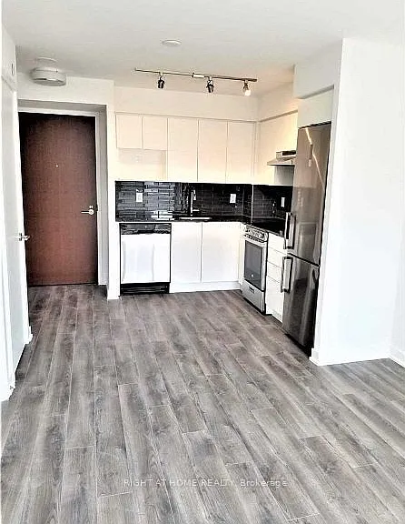 120 Varna Dr #525 — Photo 5