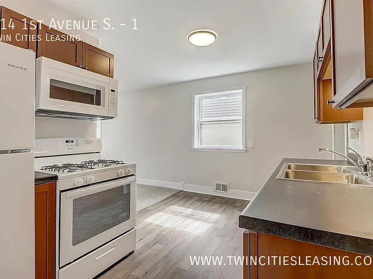 614 1st Ave S #1 — Photo 5