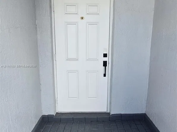 8210 NW 10th St APT 2, Miami, FL 33126